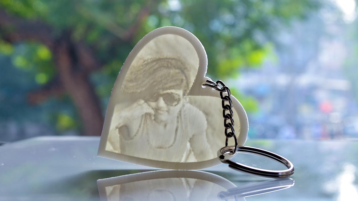 3D Heart Keychain [Photo visible in light]